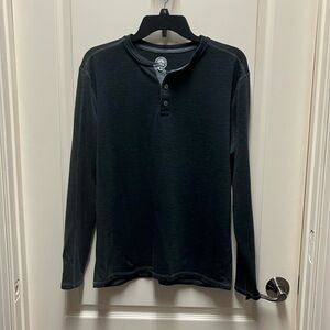 Flag & Anthem long Sleeve Henley - Black